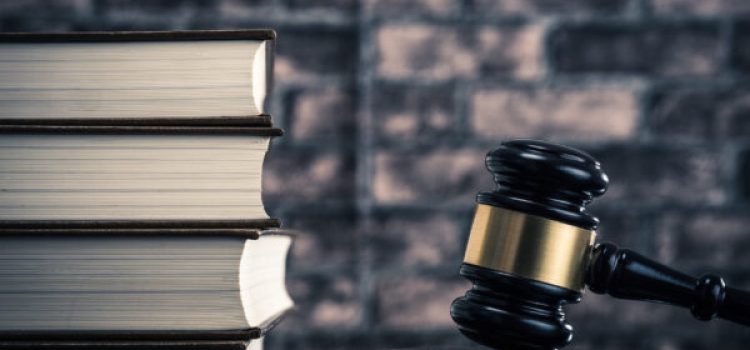 裁判官のハンマー